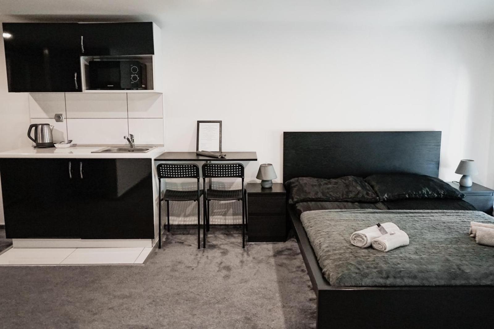 Downtown Minimal Apartment